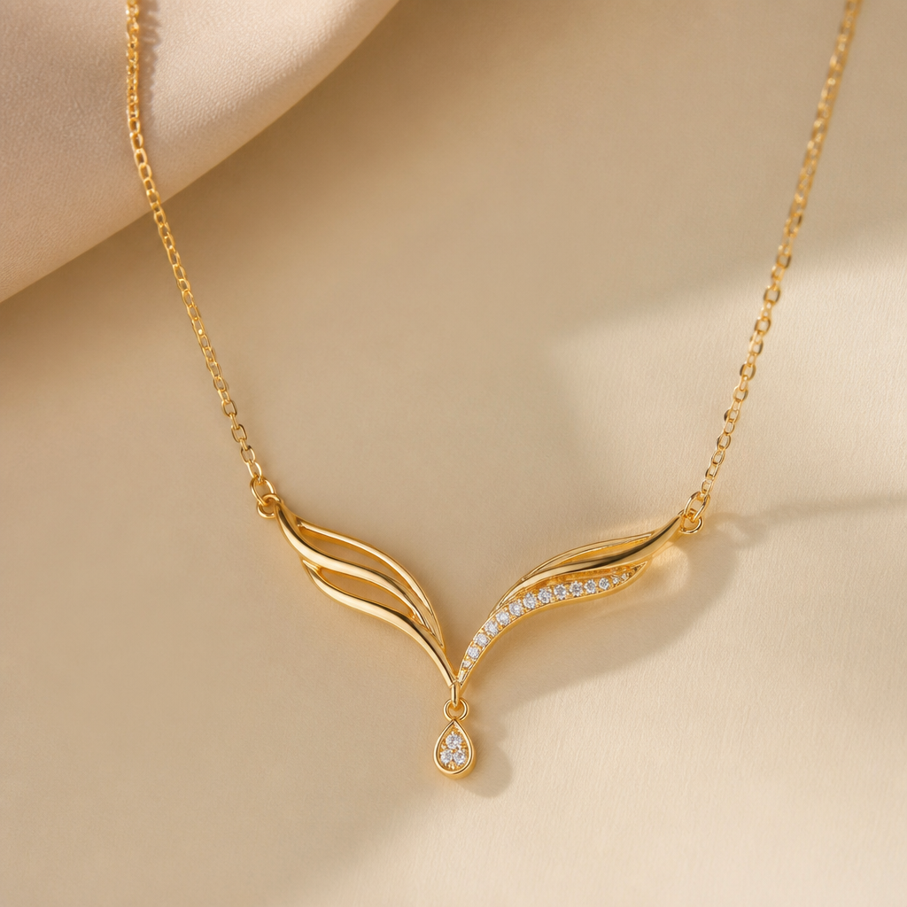 A women's necklace made of gold. एक नाजुक सेट है