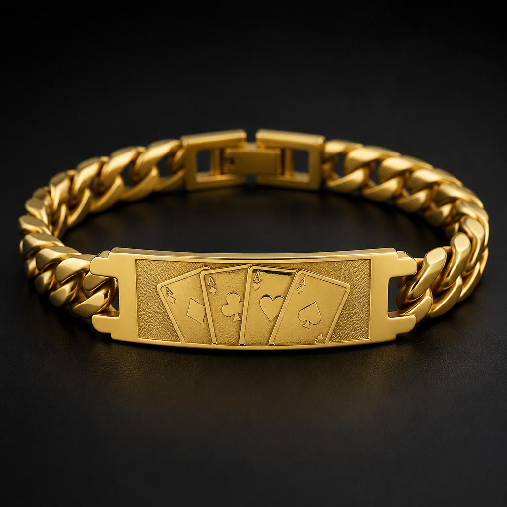 A modern men's bracelet made of gold. pulsera con placa de 4 cartas de poker de Ases con su respectiva letra A