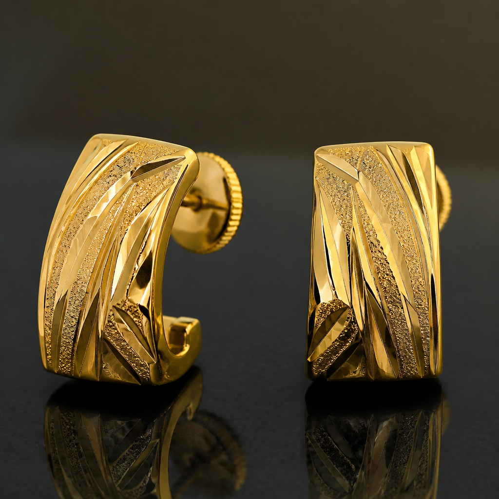 A modern men's earrings made of gold suitable for party. Like a heavy and full shine in 916
photorealistic jewelry design, A modern men's earrings made of gold suitable for party. Like a heavy and full shine in 916, modern style, just the design no text