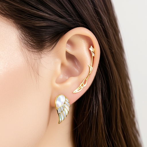 Серьги золотые в виде белого крыла ангела из перламутра 