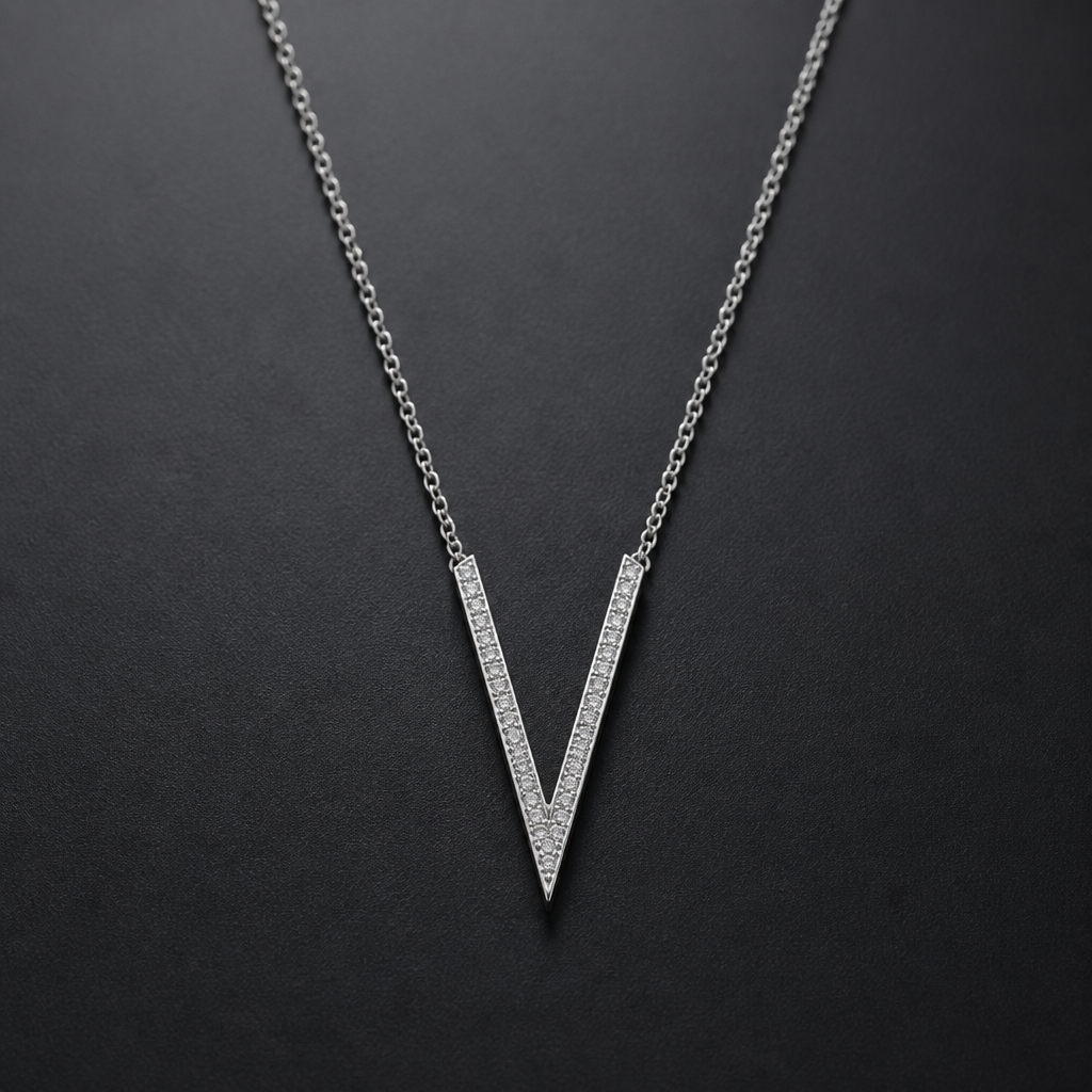 A women's necklace made of silver. Flèche en line fine remplit de diamand, qui pointe vers le bas
photorealistic jewelry design, A women's necklace made of silver. Flèche en line fine remplit de diamand, qui pointe vers le bas, modern style, just the design no text