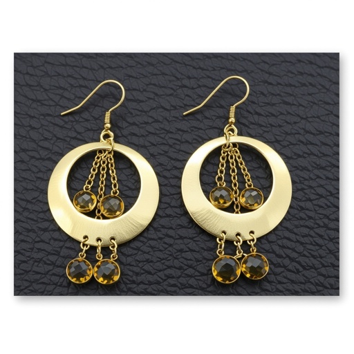 Золотые серьги полумесяц 3 см, сверху крепится к швензе. От полумесяца идет три цепочки золотого цвета, у каждой на конце камушек цитрит