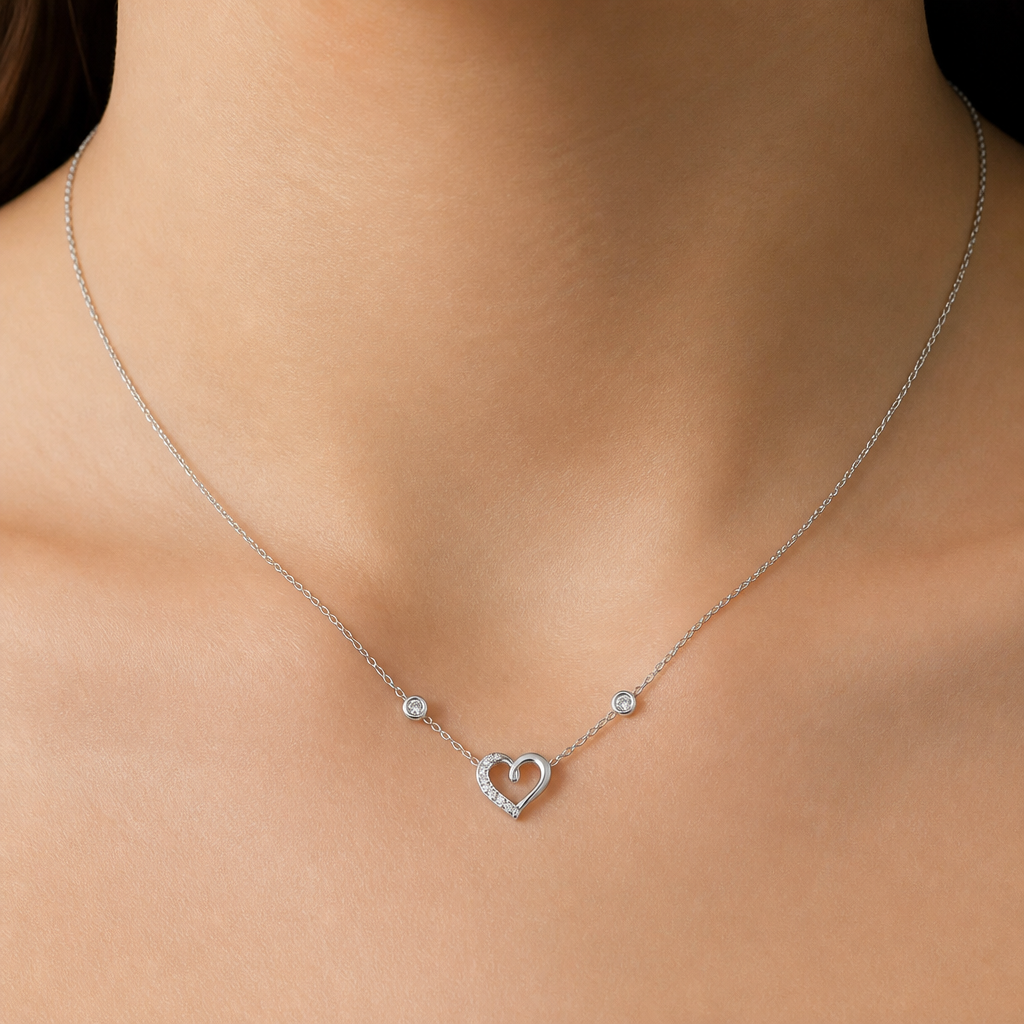 A minimalist women's necklace made of silver with diamond stones. Collier minimaliste simple avec avec quelques diamants, mais qui fait ressentir une émotion romantique
photorealistic jewelry design, A minimalist women's necklace made of silver with diamond stones. Collier minimaliste simple avec avec quelques diamants, mais qui fait ressentir une émotion romantique, minimalist style, just the design no text