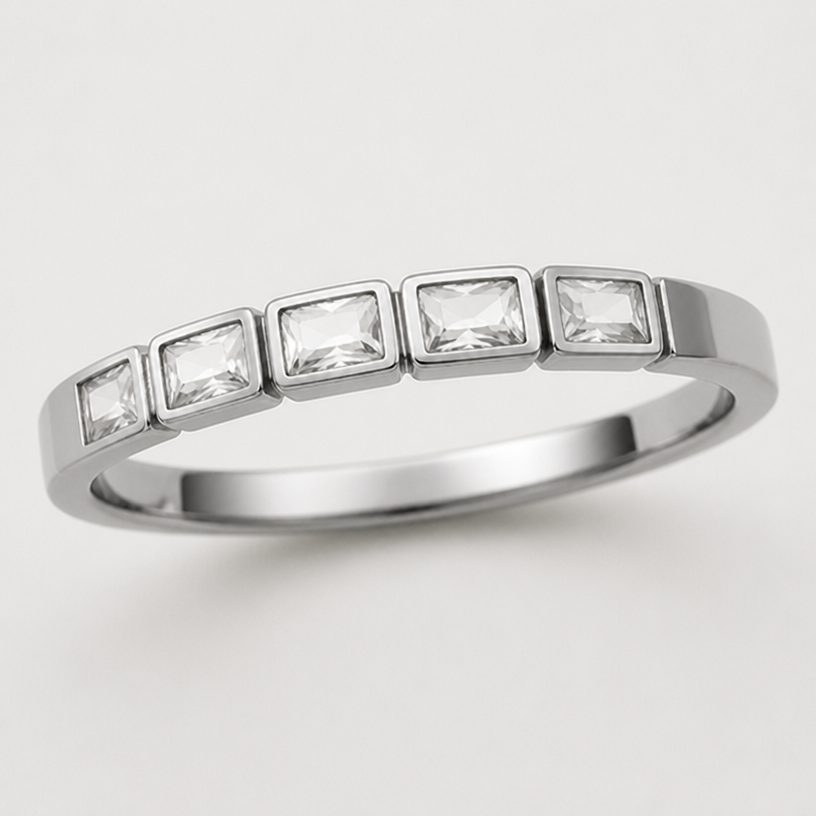 Aço inox
edit the attached jewelry design with these instructions: Aço inox. keep it photorealistic, just the design no text