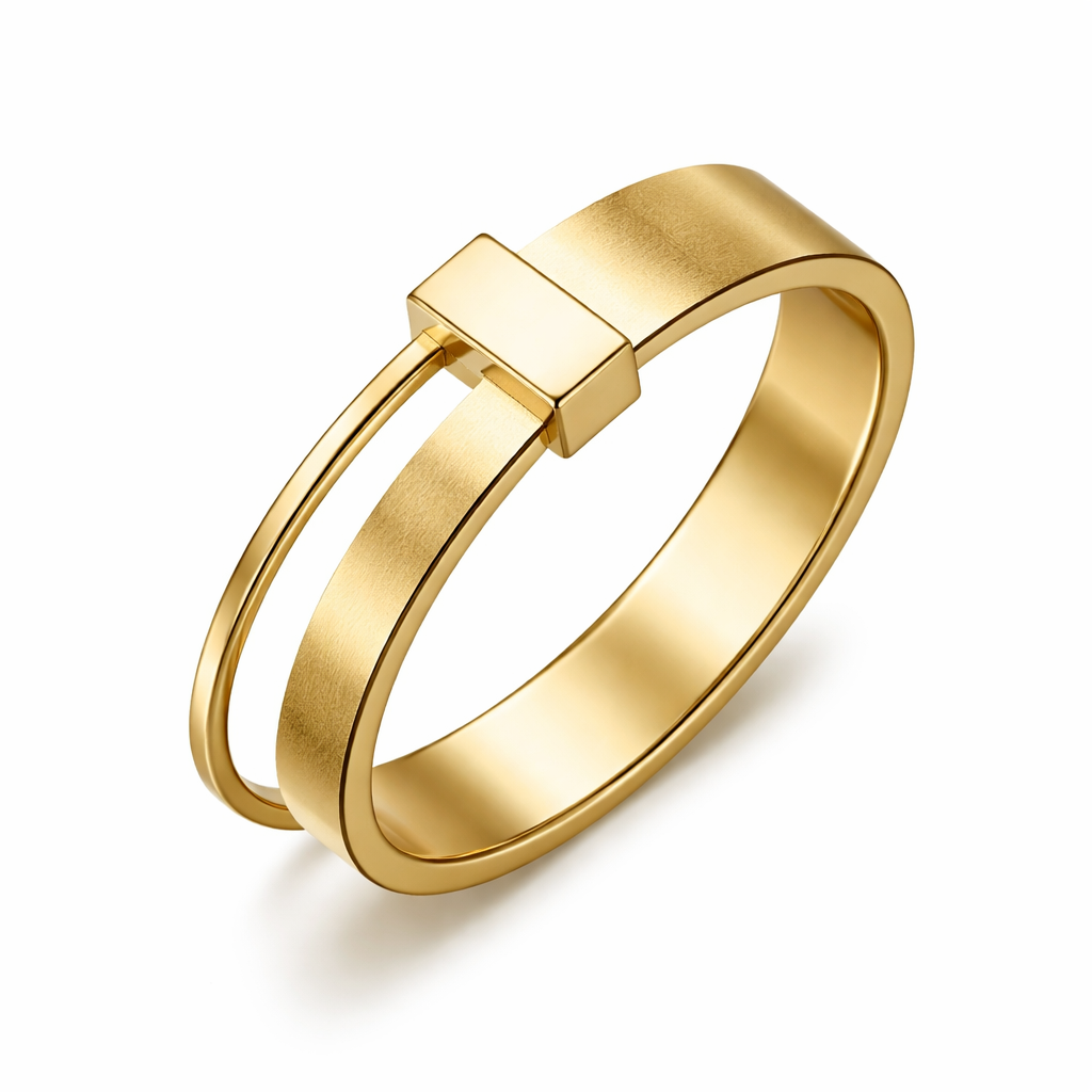 Fais une alliance en fil carré fine , laisse un espace puis fais une alliance en fil rectangle de 2 fois la dimension du fil carré celle si mat en or jaune taille 58 je veux que l’on puisse porter les 2 sur le doigt et qu’elle soit relié part un petit morceau d’or rectangulaire