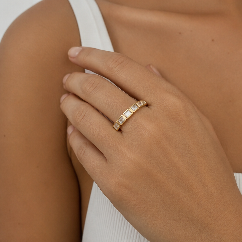 A women's ring. colocar a joia no braço de modelo
coloque a peça no braço da modelo
using the attached image as a visual reference, create A women's ring. colocar a joia no braço de modelo
coloque a peça no braço da modelo. photorealistic, just the design no text