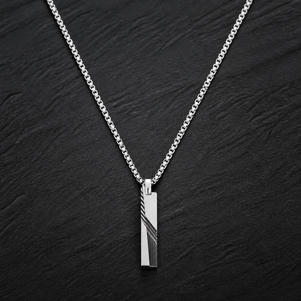 A men's necklace. Sri Varshini Jewellers
92.5 silver
photorealistic jewelry design, A men's necklace. Sri Varshini Jewellers
92.5 silver, modern style, just the design no text