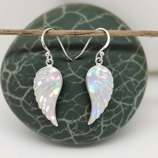Серьги серебряные в виде белого крыла ангела из перламутра 