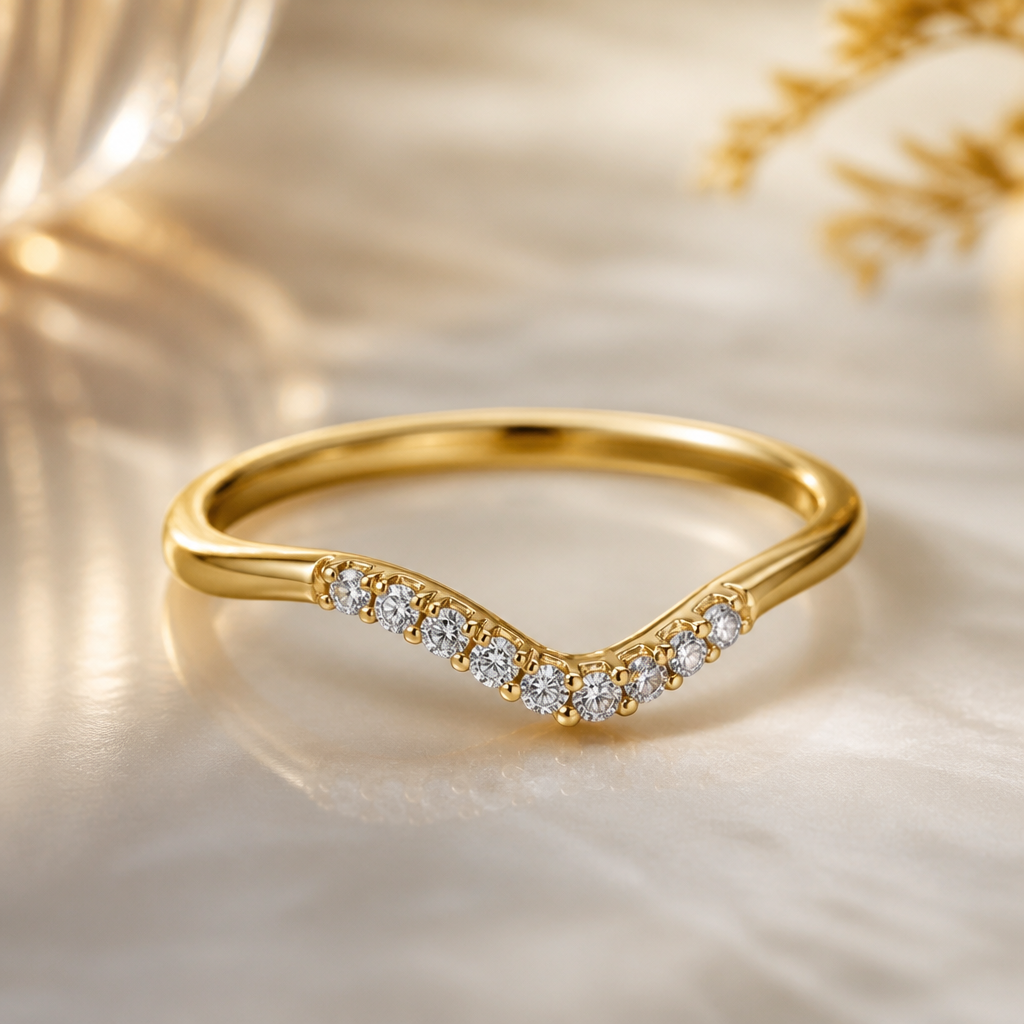 A minimalist women's ring made of gold with diamond stones suitable for gift
photorealistic jewelry design, A minimalist women's ring made of gold with diamond stones suitable for gift, minimalist style, just the design no text