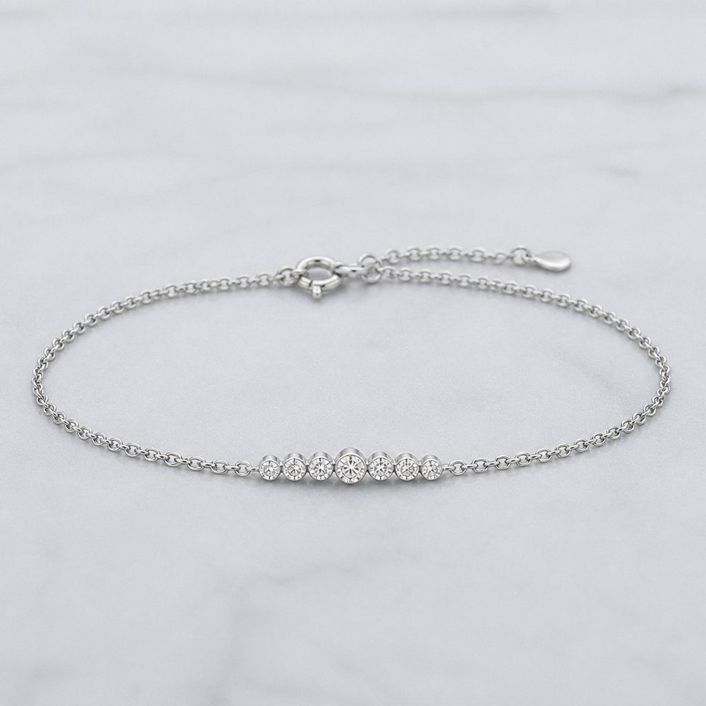 Tiny silver bracelet with diamonds