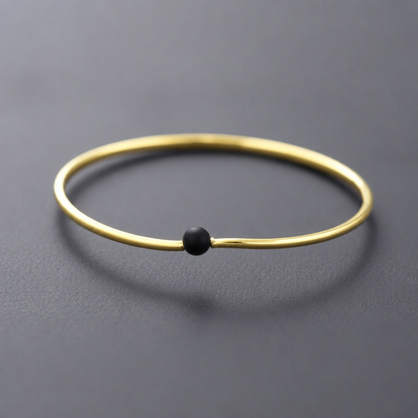 oro amarillo
edit the attached jewelry design with these instructions: oro amarillo. keep it photorealistic, just the design no text