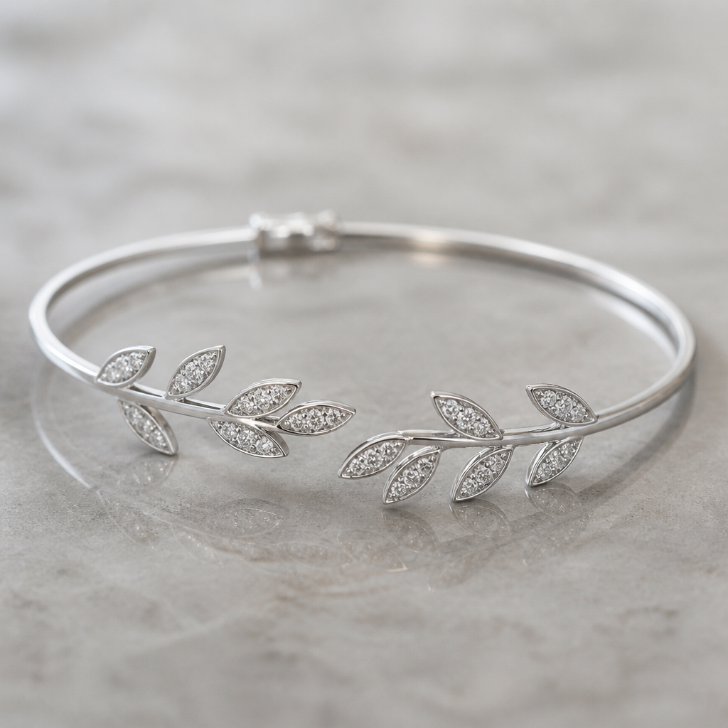 A women's bracelet made of silver with diamond stones. braclet feuilles sinoke minimaljste et metal fin
photorealistic jewelry design, A women's bracelet made of silver with diamond stones. braclet feuilles sinoke minimaljste et metal fin, modern style, just the design no text