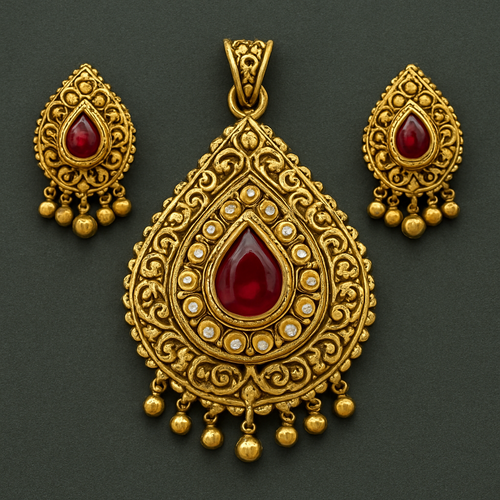 Pendant set with studs  