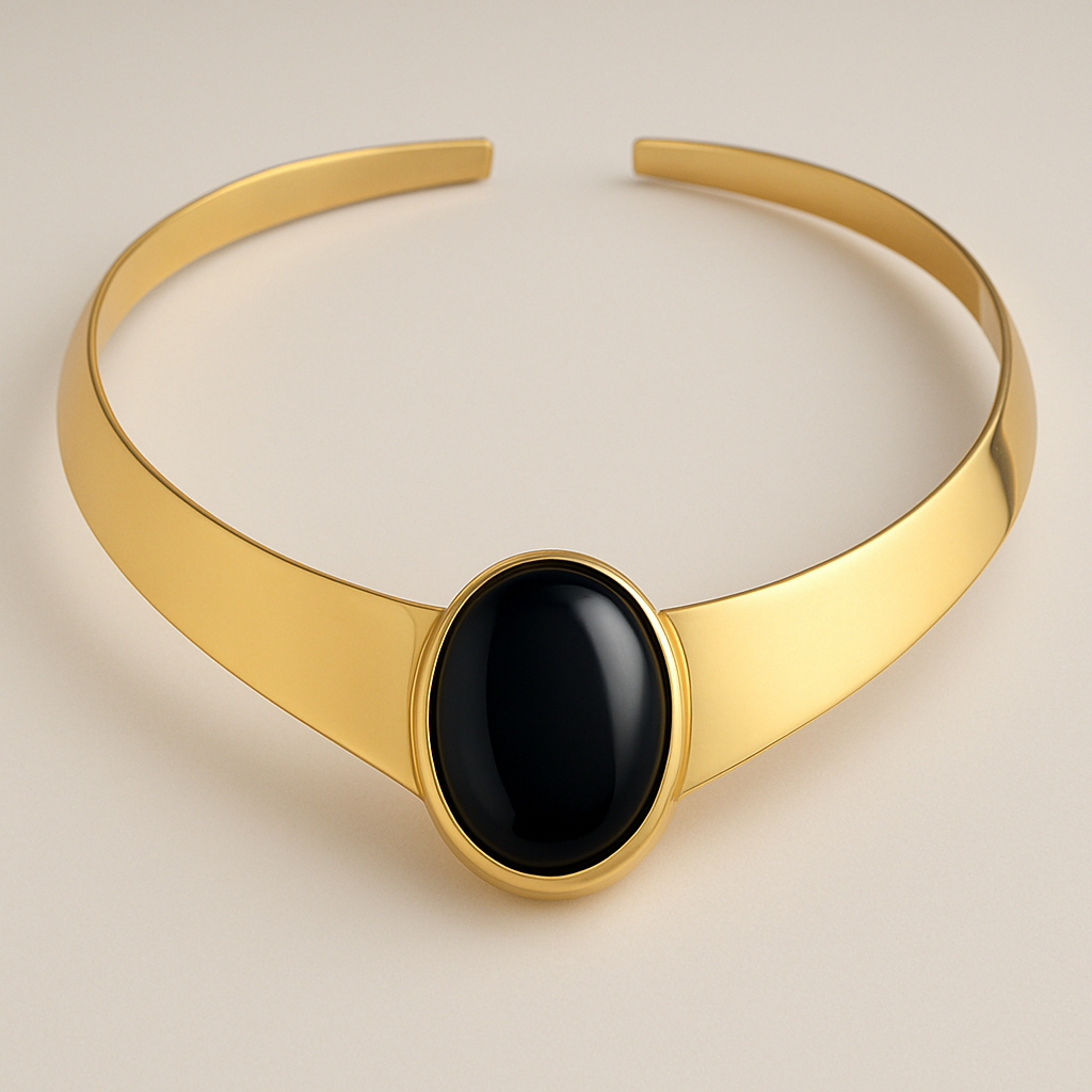 Ops lite and onyx yellow gold collar