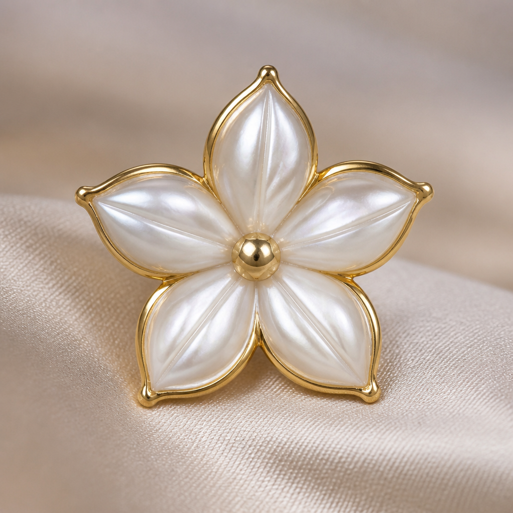 Pearl material small sambac jasmine flower woth gold frame
photorealistic jewelry design, Pearl material small sambac jasmine flower woth gold frame
, classic style, just the design no text