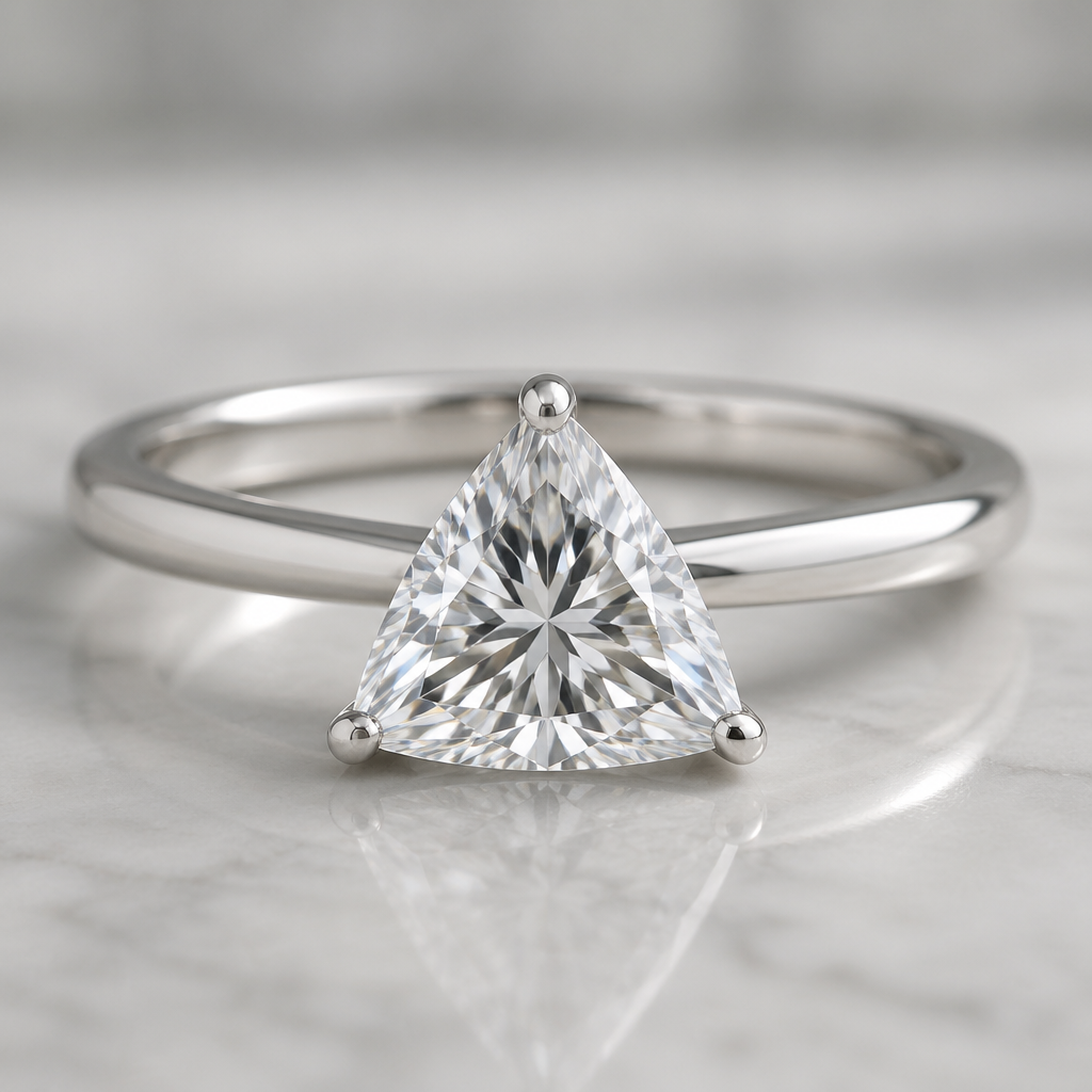 Кольцо с триллионов 7×7
photorealistic jewelry design, just the design, no text, Ring with a trillion 7x7 gemstone set in a simple metal band.