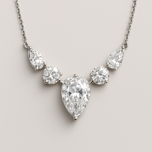 ביקשתי רק 7 קראט באמצע ובשני הצדדים למעלה יותר 2 קראט בכל צד שוכב לצד יהלומי טיפה בשרשרת מולחמים יותר למעלה  בלי באזל ושהיהלומיפ בצדדים שוכבים לצד מצוין יותר למעלה בשרשרת  וברוז     