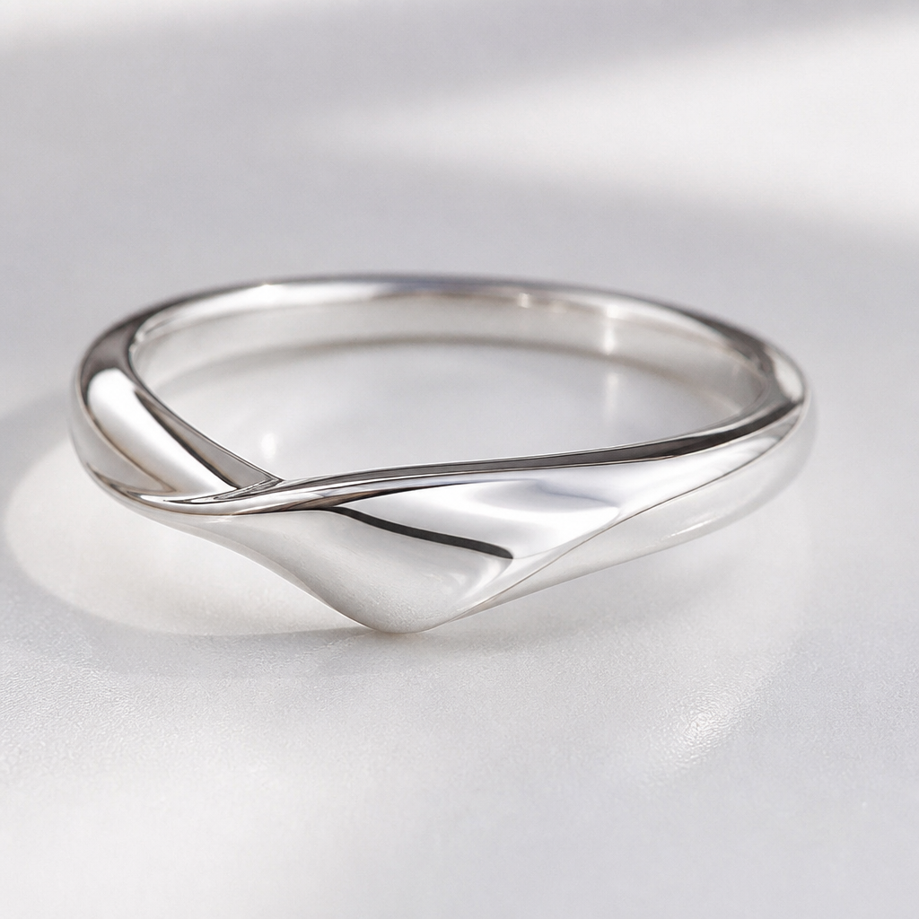 A women's ring made of silver suitable for daily wear
photorealistic jewelry design, A women's ring made of silver suitable for daily wear, modern style, just the design no text