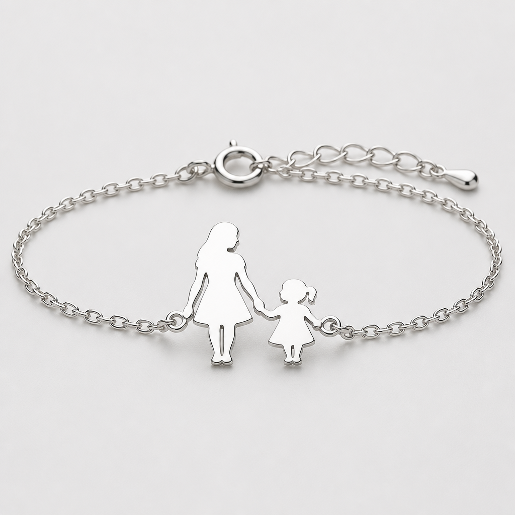 Momy derrière un bracelet en argent
photorealistic jewelry design, Momy derrière un bracelet en argent , just the design no text