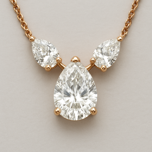 ביקשתי רק 7 קראט באמצע ובשני הצדדים למעלה יותר 2 קראט בכל צד שוכב לצד יהלומי טיפה בשרשרת מולחמים יותר למעלה  בלי באזל ושהיהלומיפ בצדדים שוכבים לצד מצוין יותר למעלה וברוז     